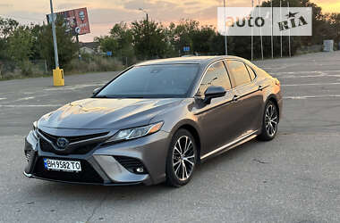 Седан Toyota Camry 2019 в Одессе