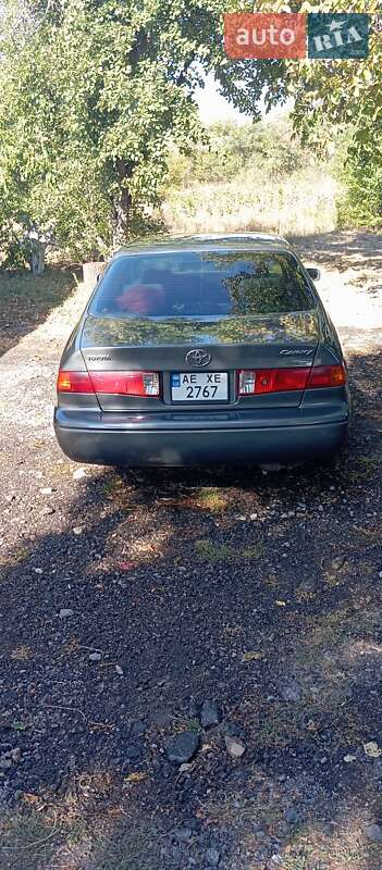 Седан Toyota Camry 2000 в Царичанке