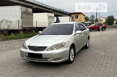 Седан Toyota Camry 2004 в Львове