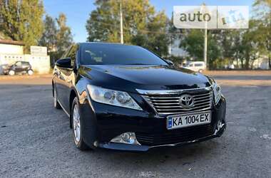 Седан Toyota Camry 2014 в Києві