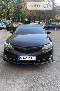 Седан Toyota Camry 2012 в Киеве