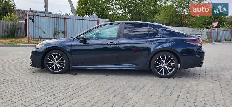 Седан Toyota Camry 2021 в Полтаві