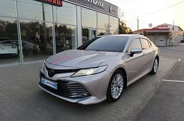 Седан Toyota Camry 2018 в Полтаві