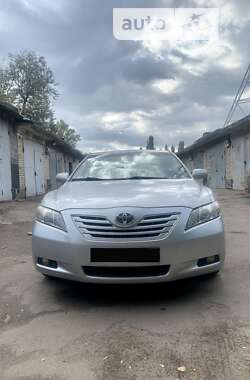 Седан Toyota Camry 2006 в Киеве