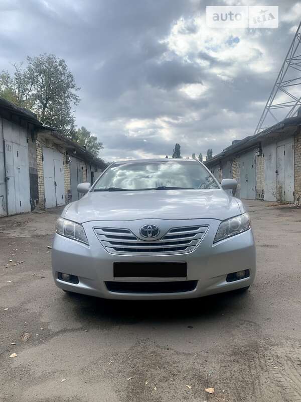 Седан Toyota Camry 2006 в Києві