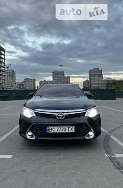 Седан Toyota Camry 2017 в Києві