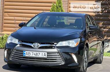 Седан Toyota Camry 2016 в Киеве