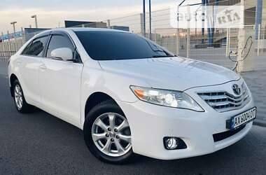 Седан Toyota Camry 2010 в Харькове