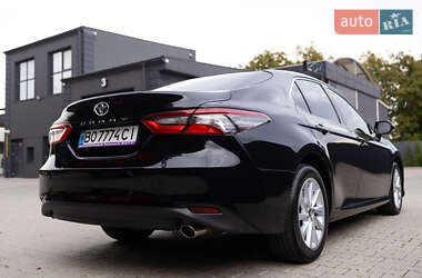 Седан Toyota Camry 2022 в Тернополе