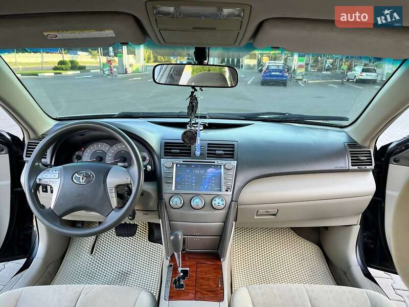 Седан Toyota Camry 2007 в Киеве
