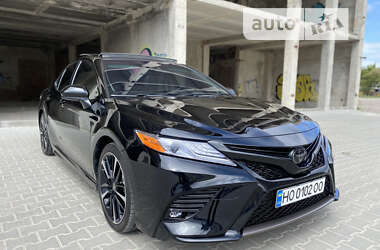 Седан Toyota Camry 2020 в Тернополе