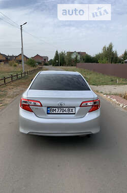 Седан Toyota Camry 2014 в Сумах