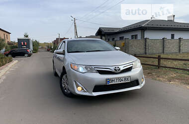 Седан Toyota Camry 2014 в Сумах