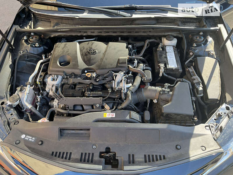 Седан Toyota Camry 2019 в Кривом Роге