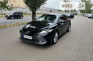 Седан Toyota Camry 2020 в Києві