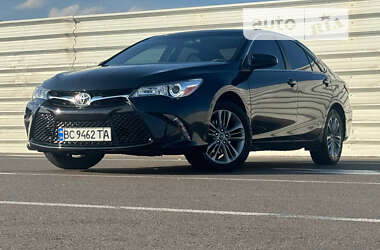 Седан Toyota Camry 2015 в Львове