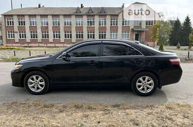 Седан Toyota Camry 2011 в Решетиловке