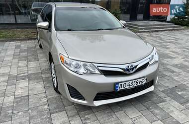 Седан Toyota Camry 2014 в Тячеве