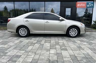 Седан Toyota Camry 2014 в Тячеве