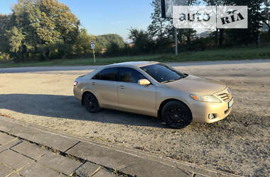 Седан Toyota Camry 2010 в Борщеве