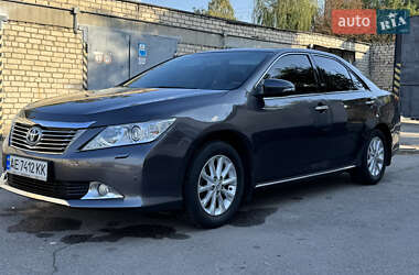 Седан Toyota Camry 2012 в Павлограді