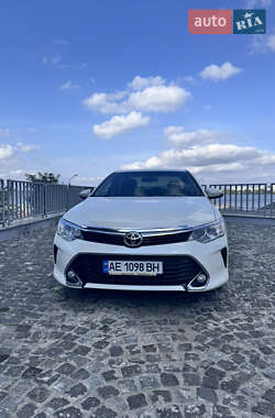 Седан Toyota Camry 2017 в Дніпрі