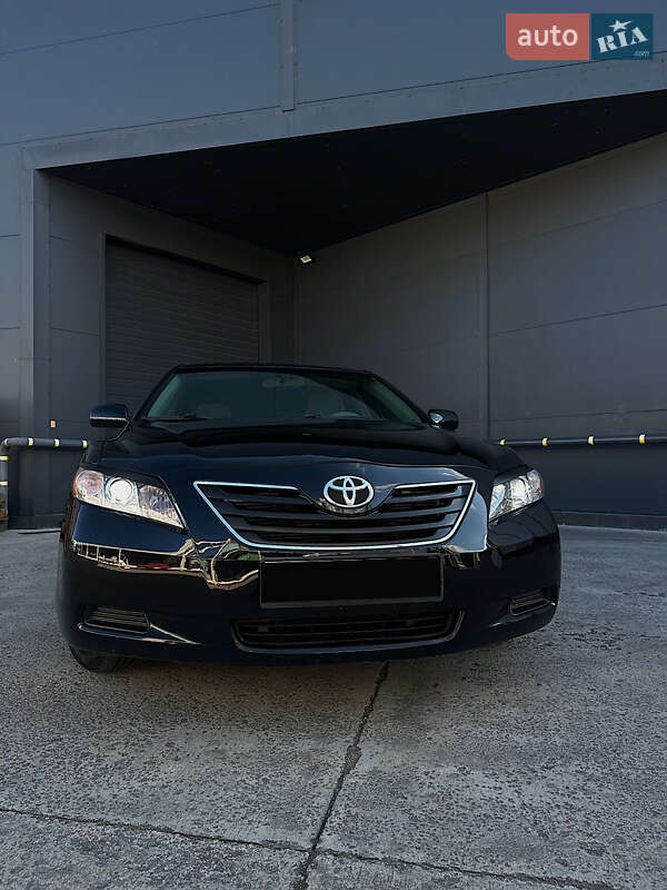 Седан Toyota Camry 2011 в Житомире