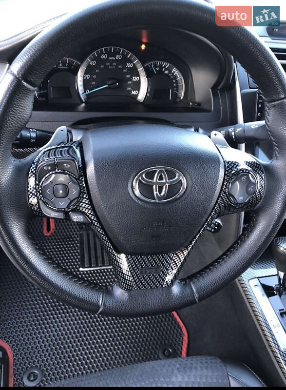 Седан Toyota Camry 2014 в Овручі