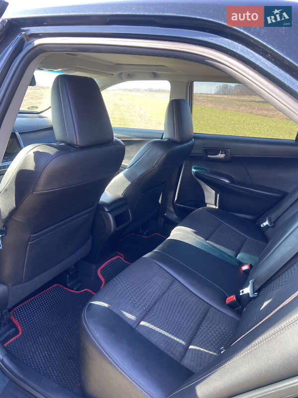 Седан Toyota Camry 2014 в Овручі