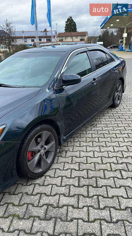 Седан Toyota Camry 2014 в Овручі