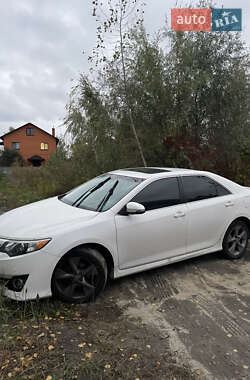 Седан Toyota Camry 2013 в Києві