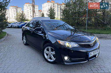 Седан Toyota Camry 2013 в Івано-Франківську