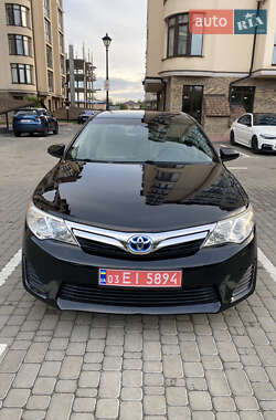 Седан Toyota Camry 2013 в Рівному