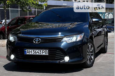 Седан Toyota Camry 2017 в Харкові