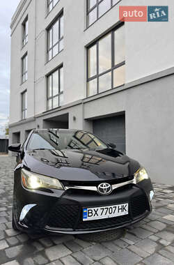 Седан Toyota Camry 2016 в Шепетівці