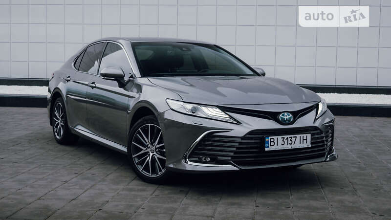 Toyota Camry 2021