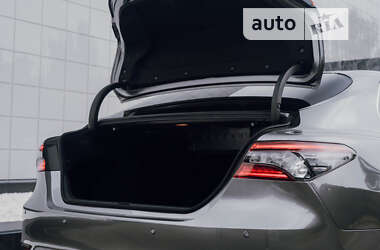Седан Toyota Camry 2021 в 