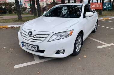 Седан Toyota Camry 2009 в Киеве