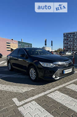 Седан Toyota Camry 2014 в Киеве