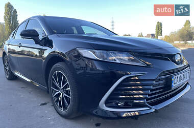 Седан Toyota Camry 2021 в Киеве