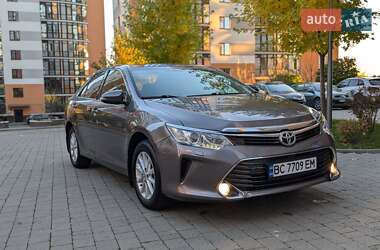 Седан Toyota Camry 2016 в Івано-Франківську