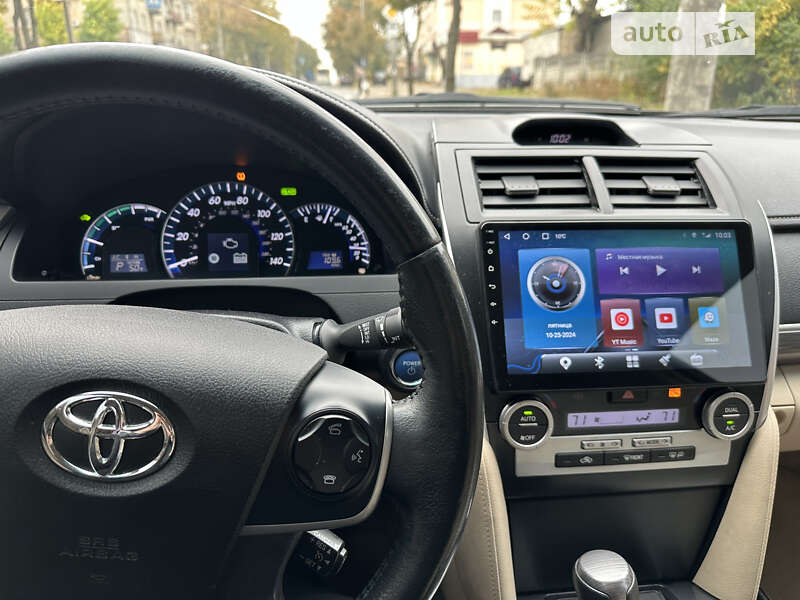 Седан Toyota Camry 2014 в Дніпрі