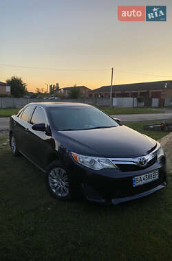 Седан Toyota Camry 2012 в Александровке