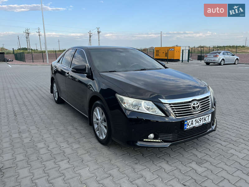 Седан Toyota Camry 2012 в Броварах