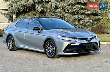 Седан Toyota Camry 2022 в Ровно