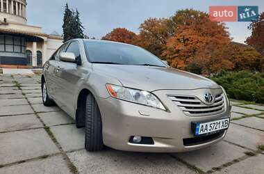 Седан Toyota Camry 2008 в Киеве