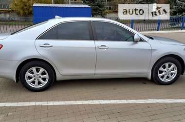 Седан Toyota Camry 2010 в Прилуках