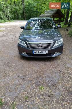 Седан Toyota Camry 2014 в Кривому Розі