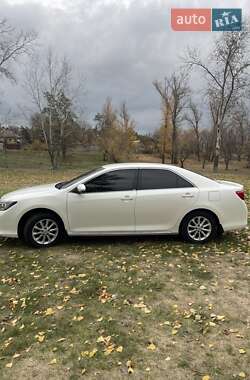 Седан Toyota Camry 2013 в Зачепиловке