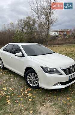 Седан Toyota Camry 2013 в Зачепиловке